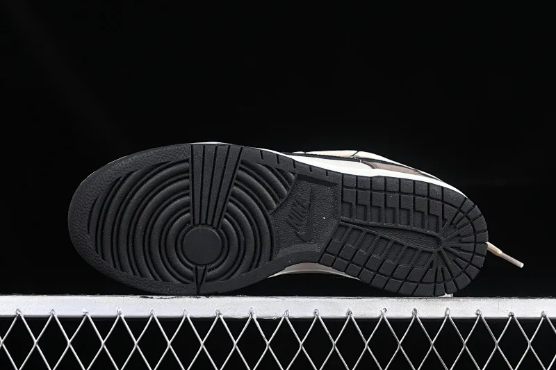 All Categories Nk SB Dunk Series Nk SB Dunk Low Low-top Sneakers Nk Dunk Low Retro "Black" Tricky Doll Time and Space Dust Minimalist Retro Black Brown SB Strap Low-top Casual Sneakers DD1391-100